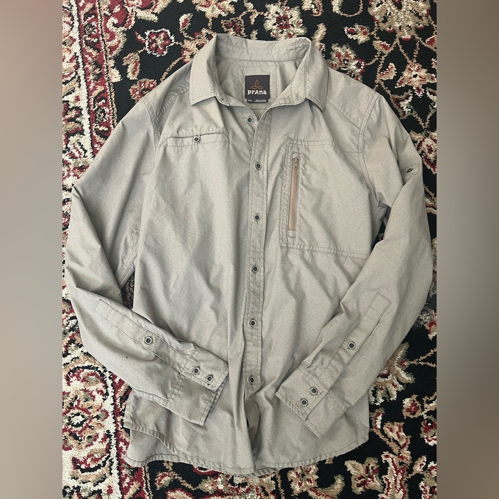 Men’s Prana Khaki Button Down Outdoor/Casual Shirt size Small